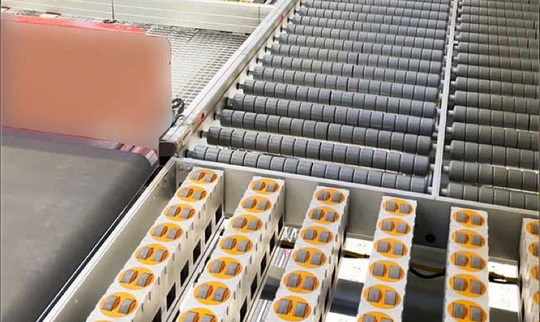 OTU Tables in distribution center in  Istanbul, Turkey